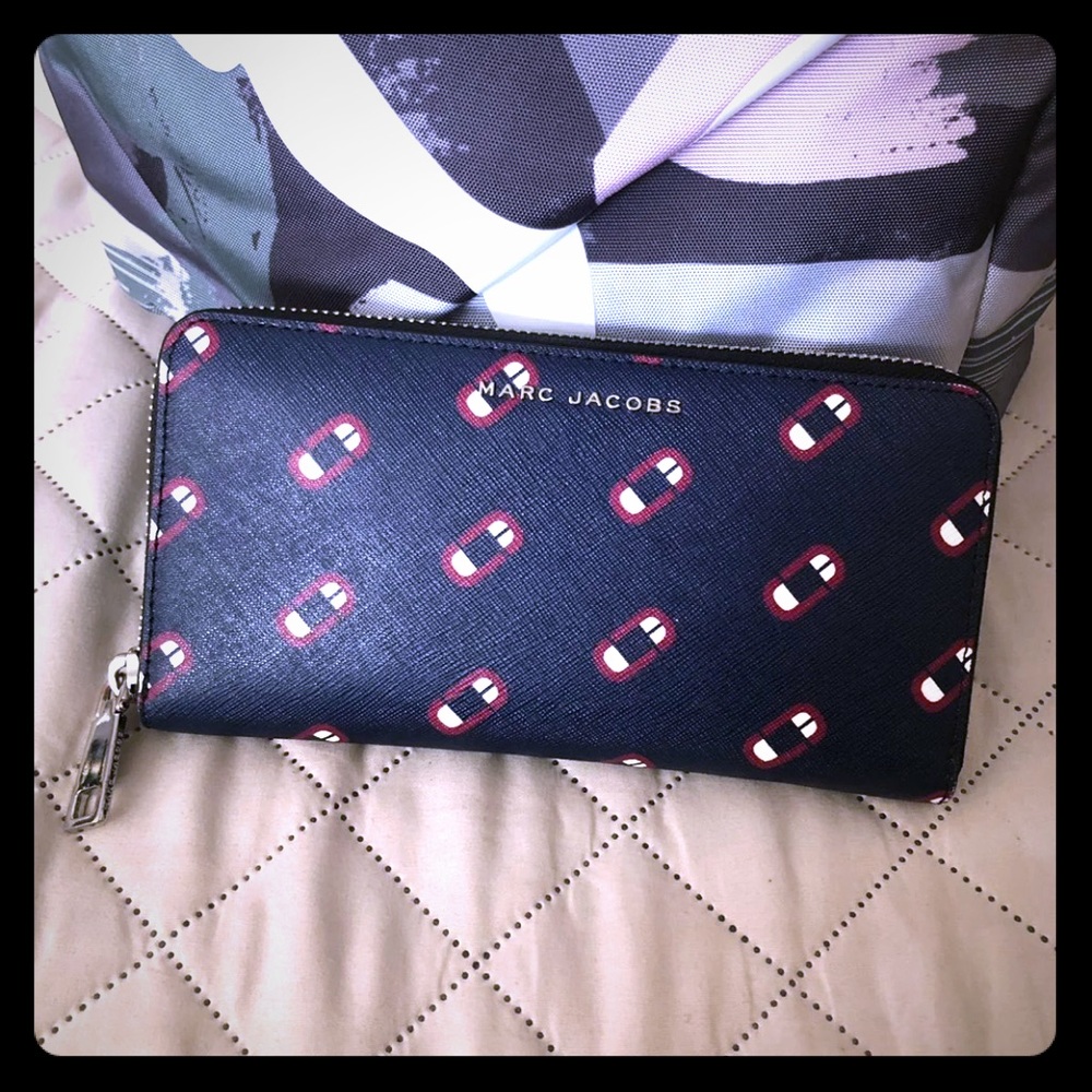 Marc Jacobs 🗣Scream Leather Continental Wallet